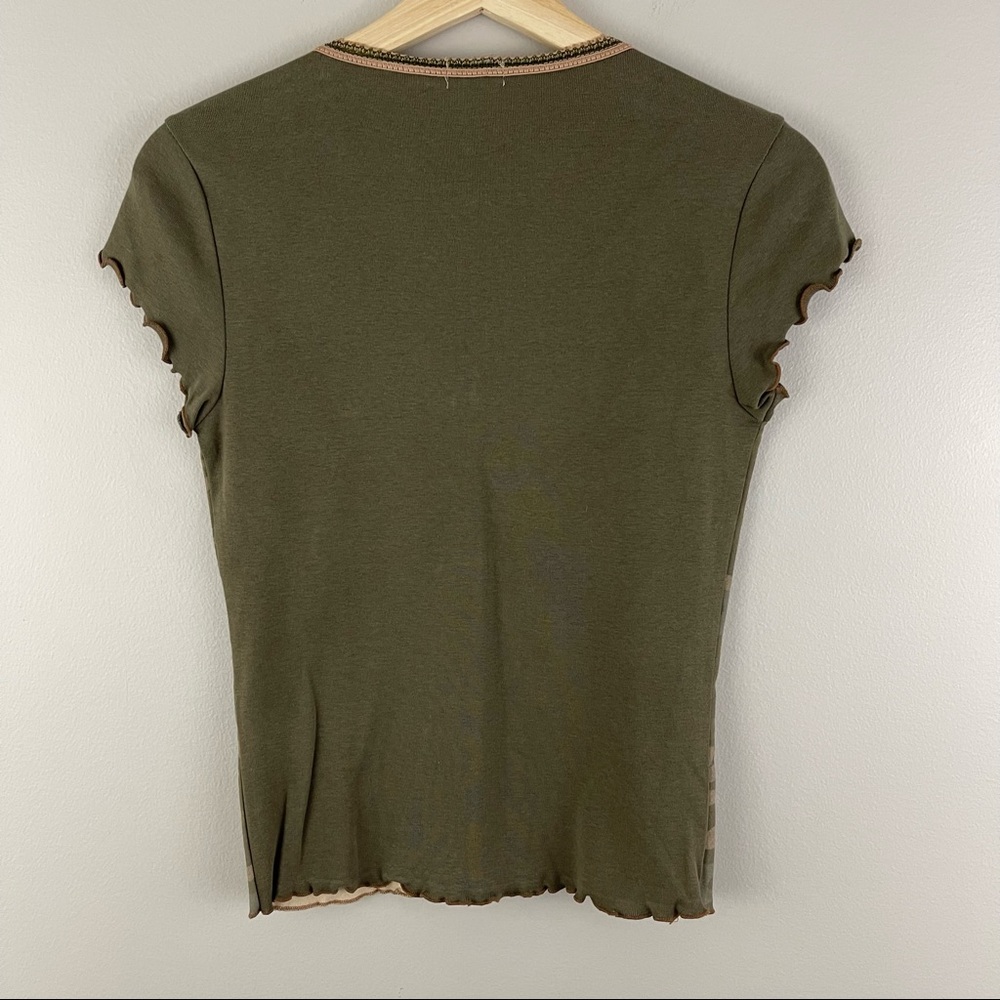 !SOLD! FANG Vintage Y2K Green Camo V Neck Flutter Sleeve Butterfly Graphic Tee - Picture 7 of 8